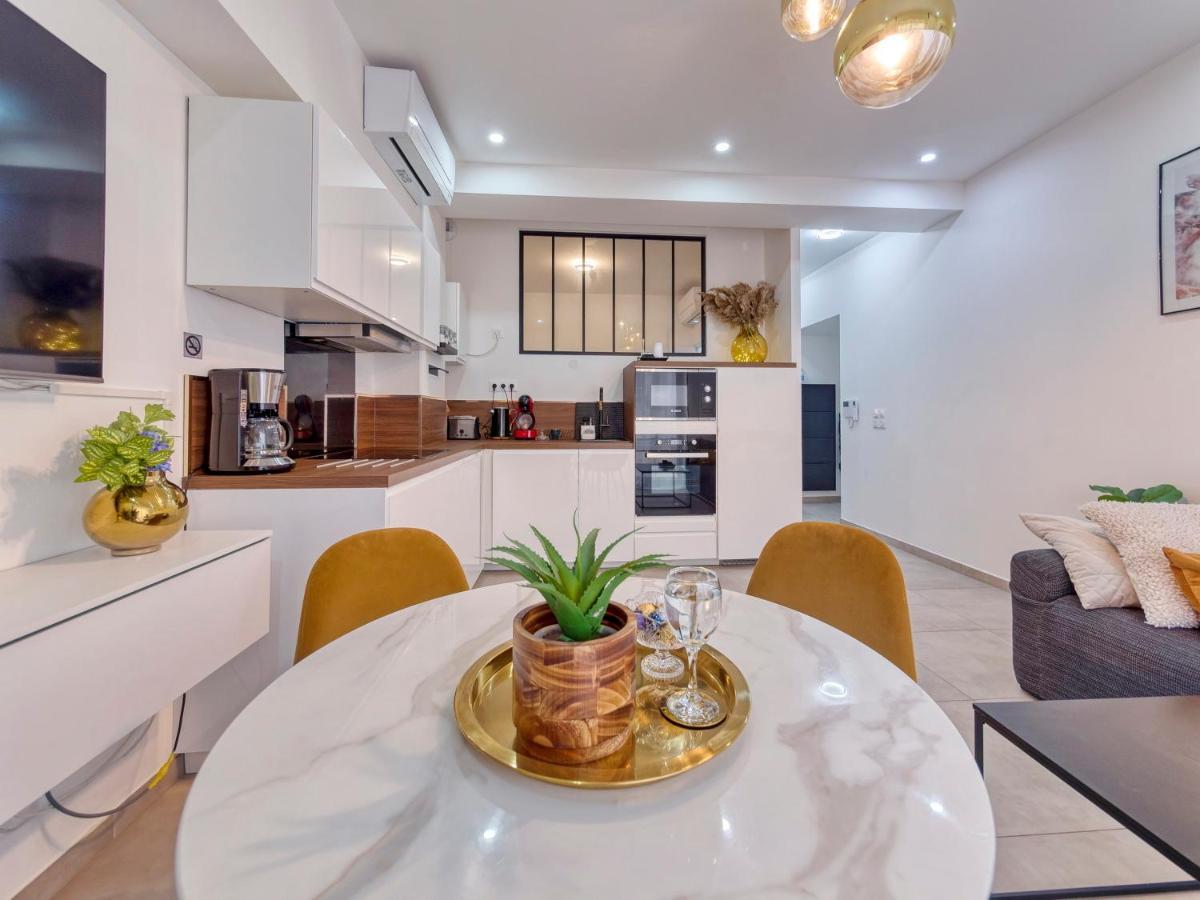 City Vibes, Indoor Parking, Breakfast & Air Conditioning Nice Exterior photo